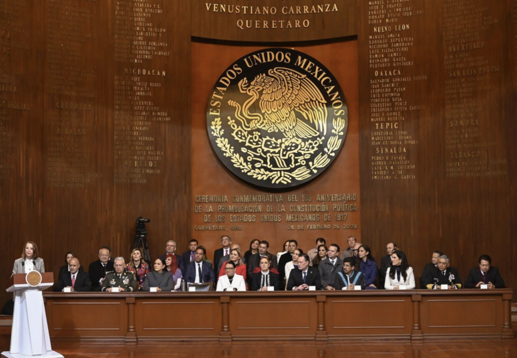 Asiste maru a la ceremonia conmemorativa por el 109 aniversario de la constitución2