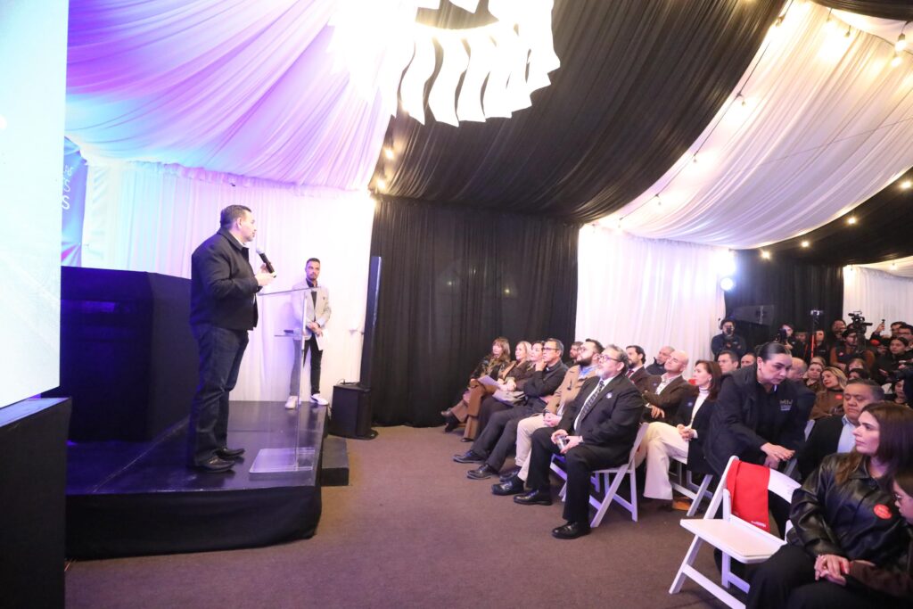 Asiste alcalde y familia a la inauguración del museo de las identidades juarenses