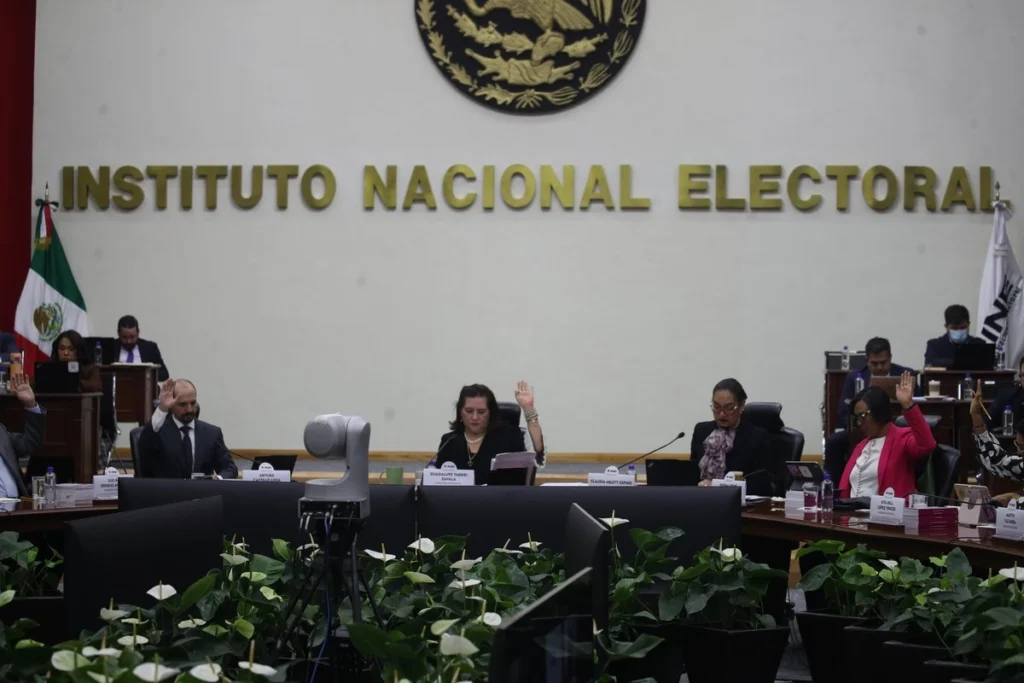 Consejeros del ine advierten varios riesgos operativos en iniciativa de reforma electoral