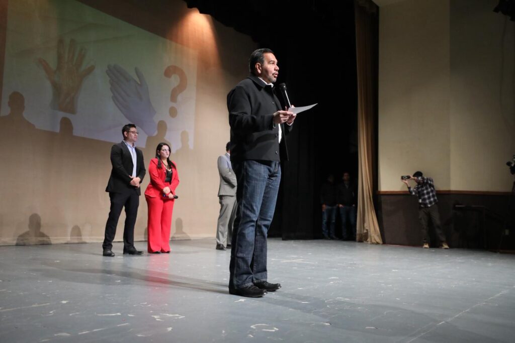 Encabeza alcalde curso para 2 mil 200 vendedores en el manejo higiénico de comida2