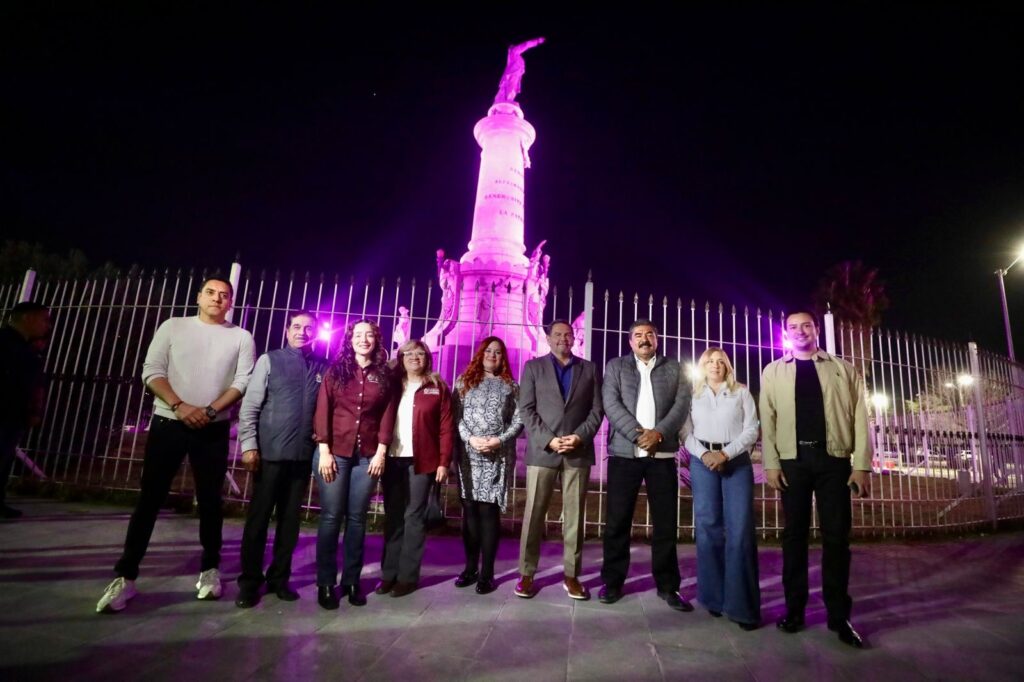 Encabeza alcalde nueva iluminación de la plaza y el monumento a benito juárez