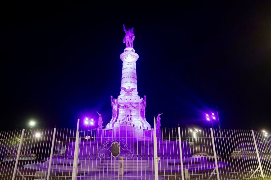 Encabeza alcalde nueva iluminación de la plaza y el monumento a benito juárez2