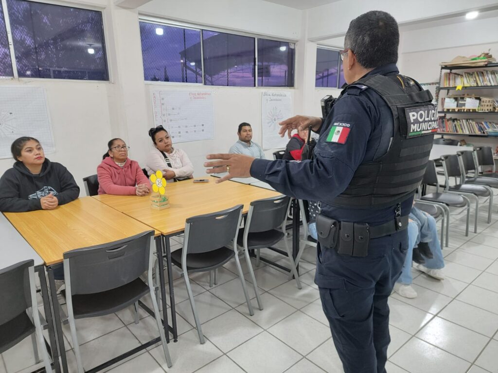 Fortalece seguridad pública municipal la prevención con pláticas de cuidado familiar