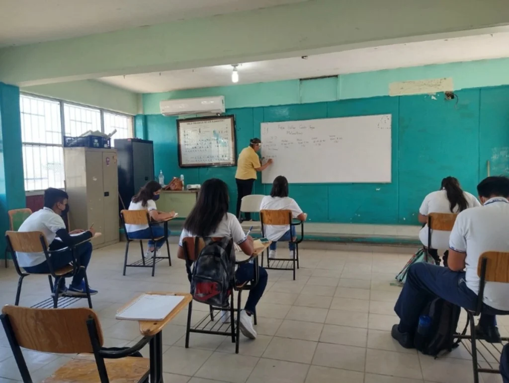Afecta rezago educativo a 24 millones de mexicanos sin educación básica
