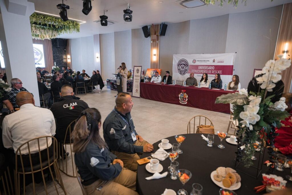 Celebran 49 aniversario de trayectoria del departamento de rescate municipal