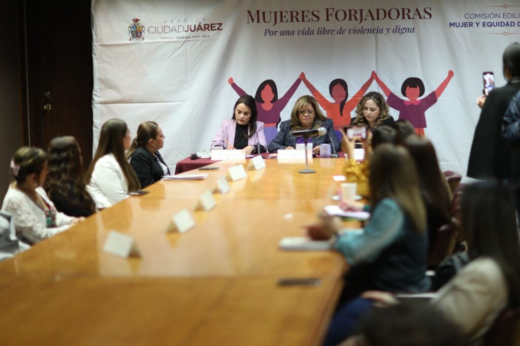 Reconocen a mujeres que impulsan una vida libre de violencia en ciudad juárez