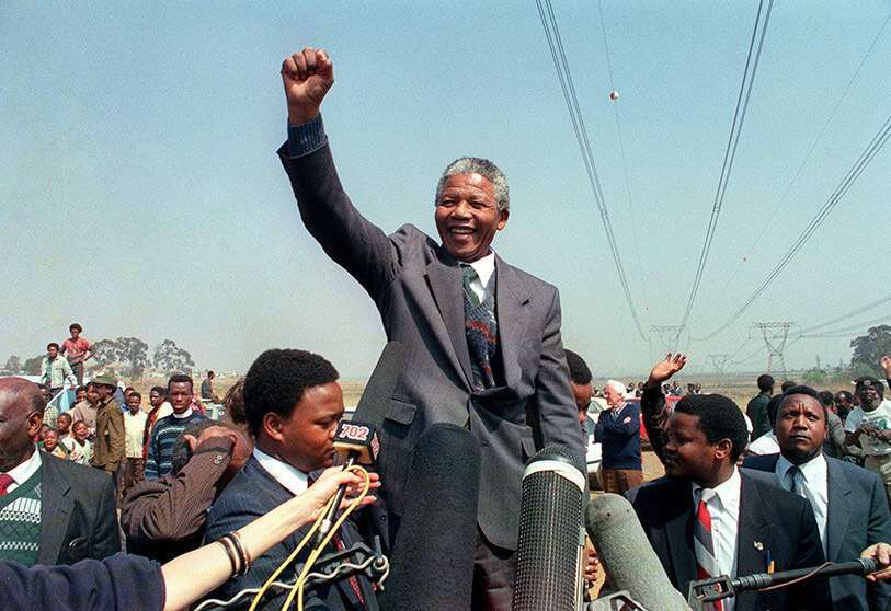1994, nelson mandela gana las primeras elecciones multirraciales celebradas en sudáfrica