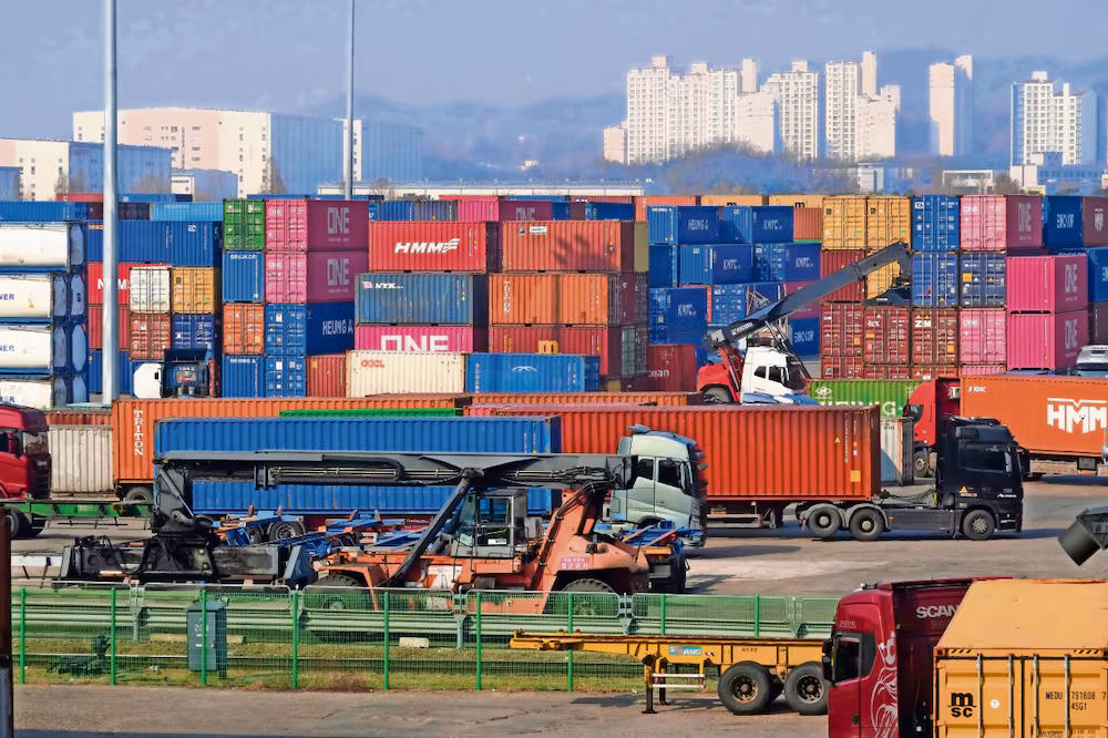 Acuerda uif intercambio de datos con agentes aduanales contra operaciones indebidas