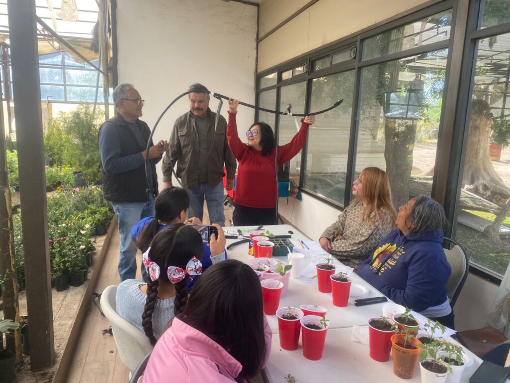 Capacita desarrollo rural sobre huertos familiares e insumos en comunidades