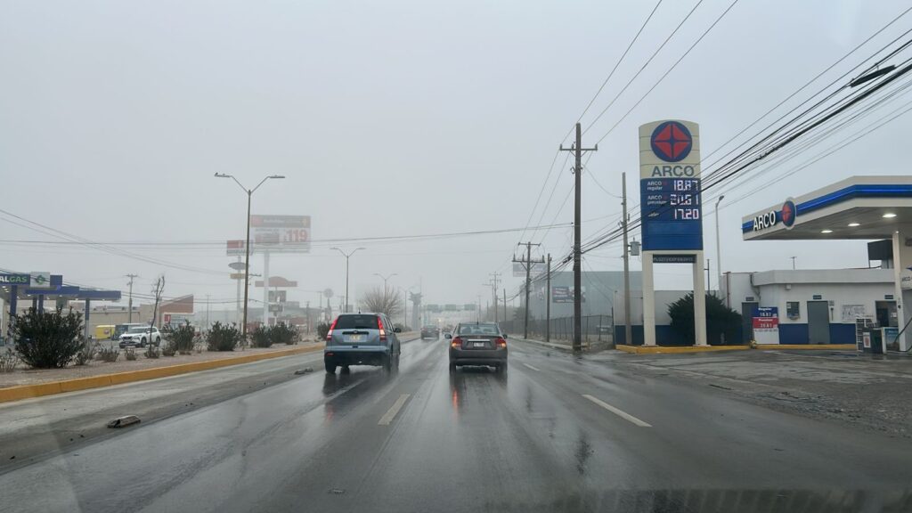 Entrada de frente frío 43 trae lluvia, viento y descenso de temperatura en la entidad