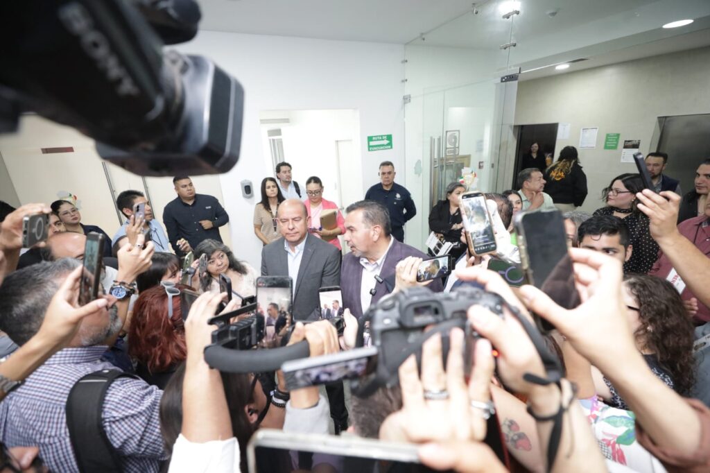 Respaldan diputados locales al alcalde cruz pérez cuéllar en el congreso del estado2