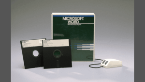 1983, microsoft lanza el procesador de texto word 1.0, y su primer ratón