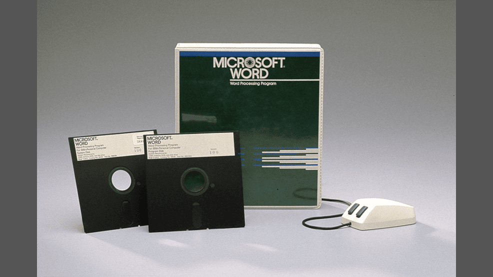 1983, microsoft lanza el procesador de texto word 1.0, y su primer ratón