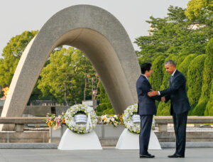 2016, barack obama se convierte en el primer presidente de ee.uu. en visitar hiroshima