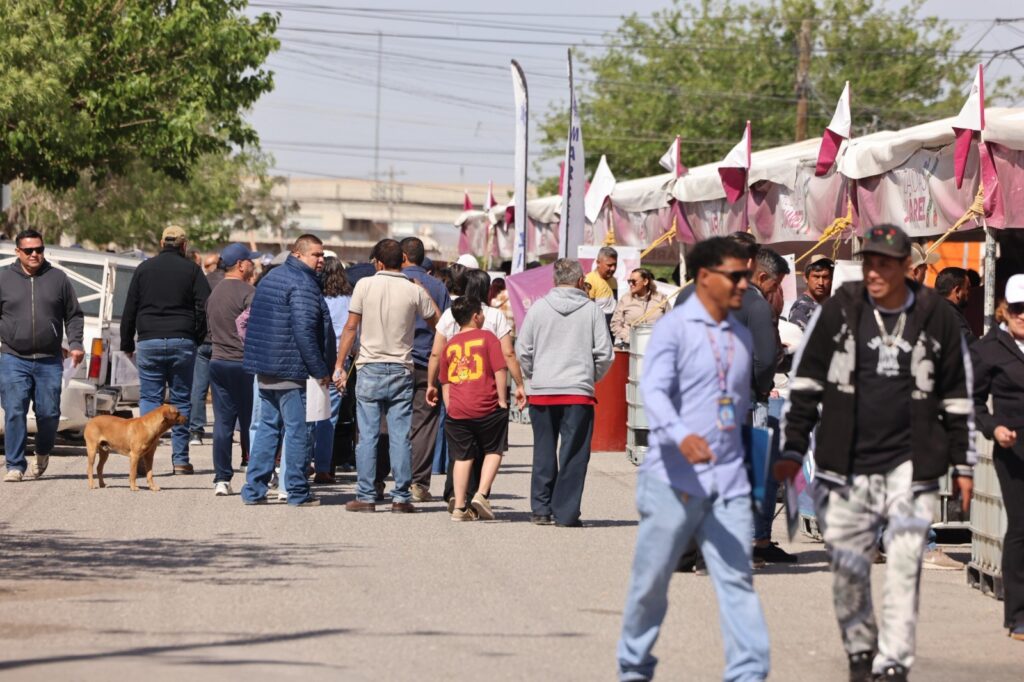 Atienden dependencias municipales a vecinos de la colonia plutarco elías calles
