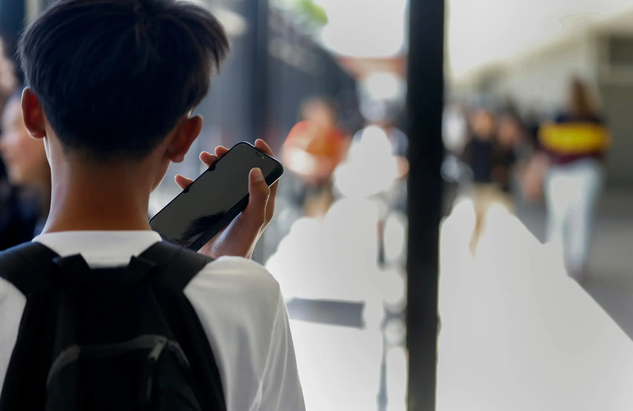 Did school cellphone bans work? New study finds mixed results – Opinión ...