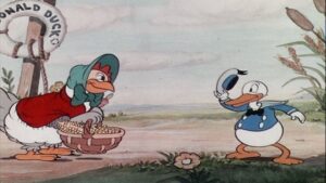 1934, aparece por primera vez en pantalla el pato donald, personaje de dibujos animados creado por disney, en el cortometraje la gallinita sabia