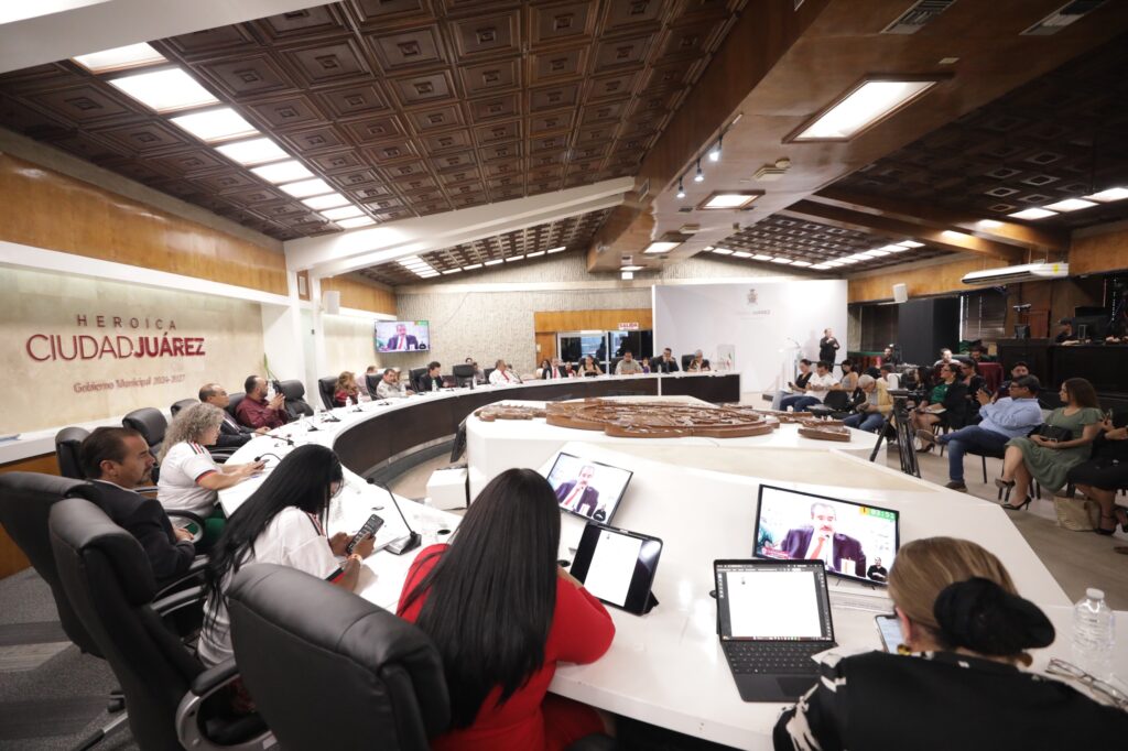 Dona Municipio terreno a la UACJ para ampliar centro comunitario en Cerradas Sur