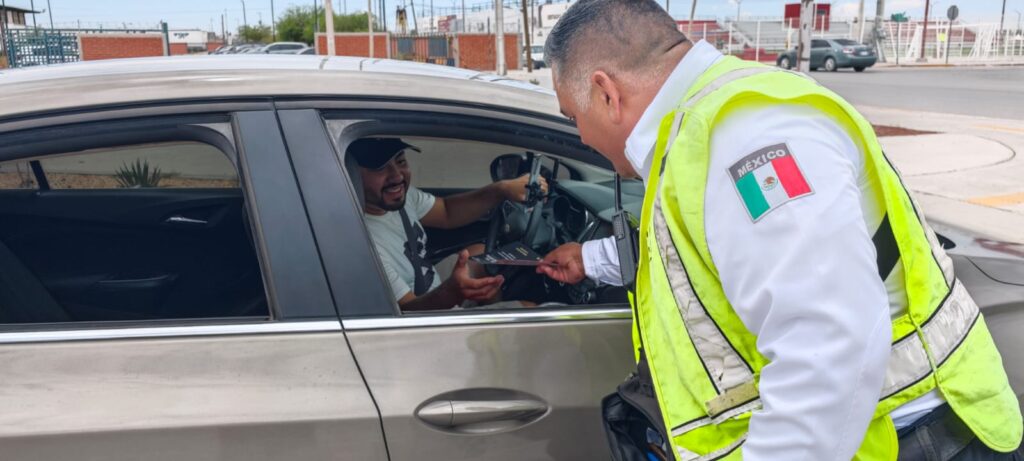 Exhorta Educación Vial a no exceder límites de velocidad en las calles de Juárez