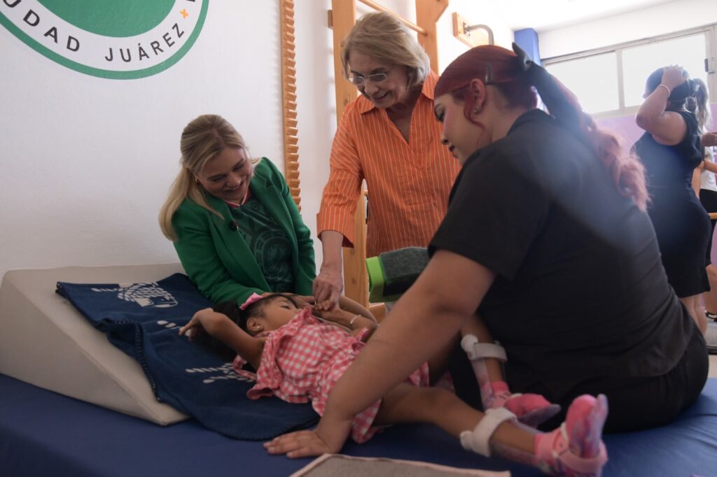 Inaugura Maru Campos Unidad Básica de Rehabilitación en Juárez