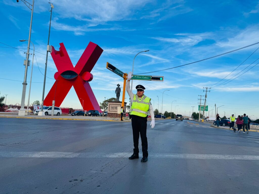 Listo operativo de seguridad vial fuera de plaza de la mexicanidad por feria juárez