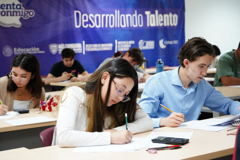 Más de 100 aspirantes presentan examen para especializarse en taiwán en inteligencia artificial y automatización