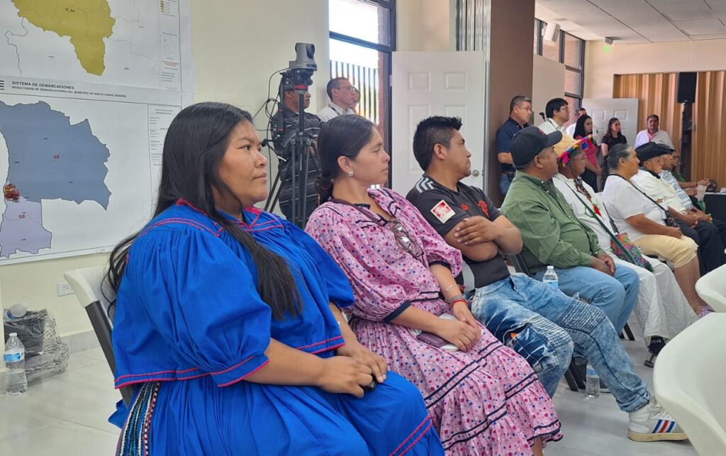 Realizan consulta indígena y afromexicana en el CEMPO para la distritación del INE