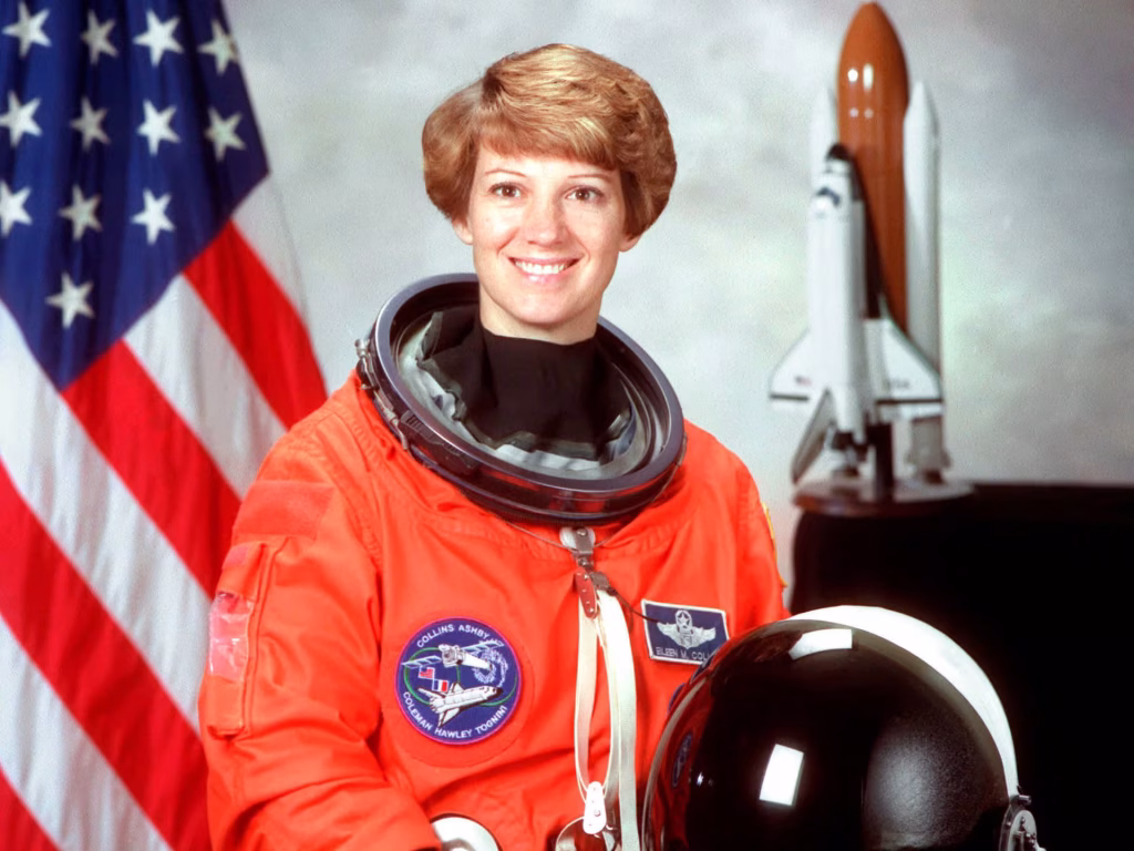 1999, despega de Cabo Cañaveral, Florida, EEUU, el transbordador Columbia, al mando por vez primera de una mujer, la comandante Eileen Collins