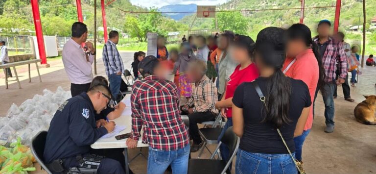 Brindan Fiscalía Sur y CEAVE atención integral a habitantes del poblado Cinco Llagas