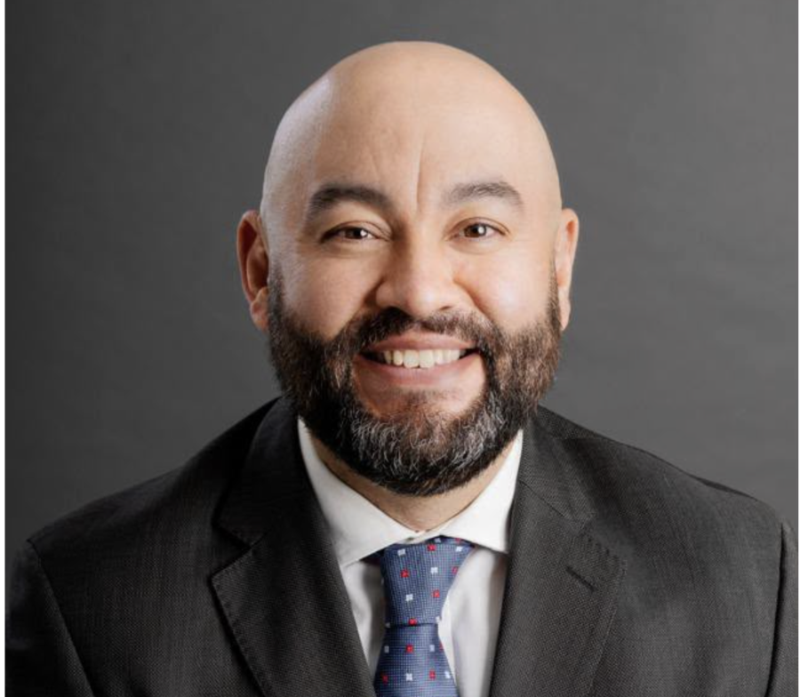 Designa Maru a Salvador Carrillo como secretario de Desarrollo Humano