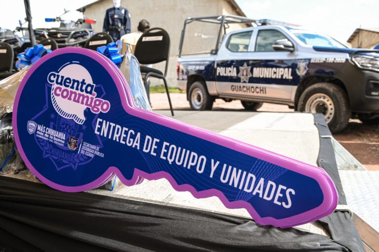 Entrega Maru patrullas y equipamiento policial para la región de Guachochi