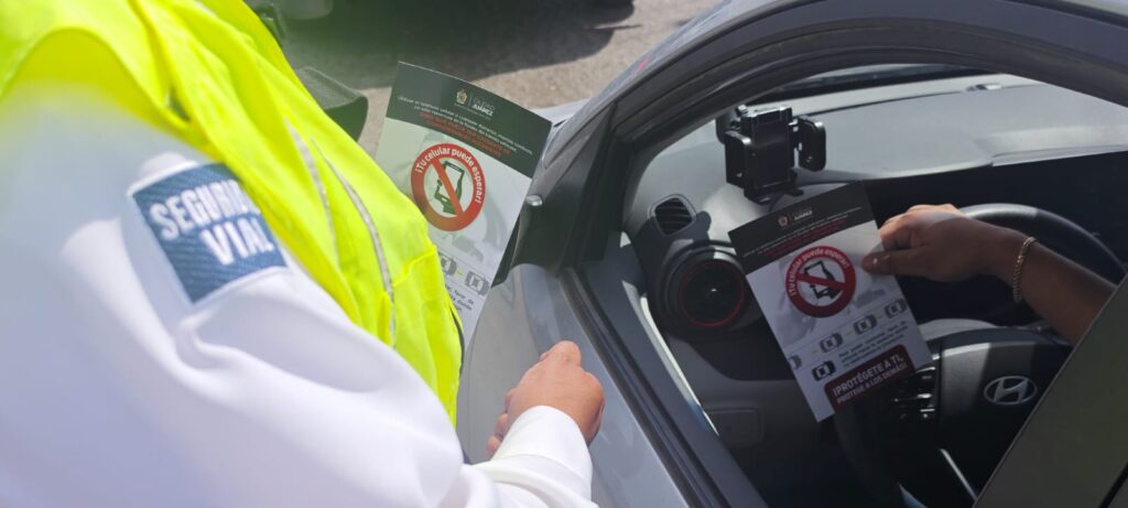 Llama Educación Vial a no utilizar el celular al conducir por alto riesgo de accidentes