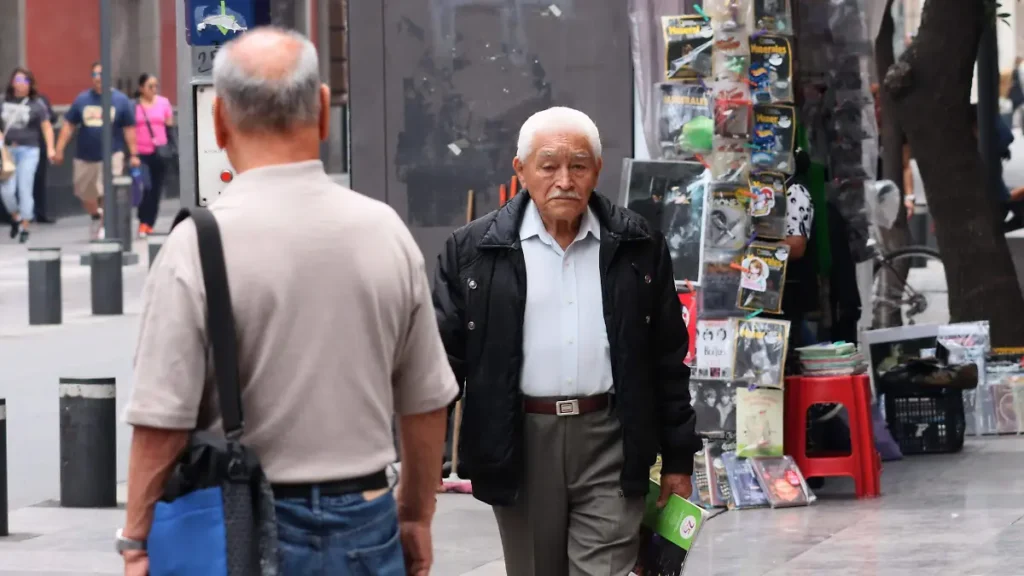 Son cada vez más los mexicanos que trabajan después de los sesenta años