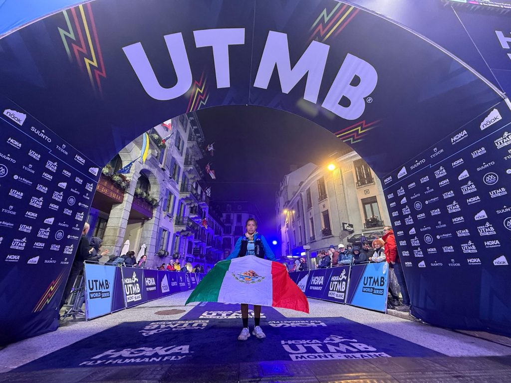 Hace historia la corredora rarámuri Jenifer Yáñez en la UTMB de Chamonix, Francia