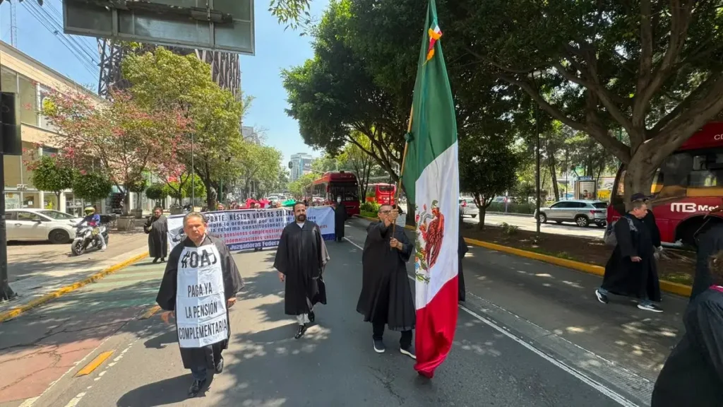 Jueces y magistrados en retiro protestan por falta de pago de sus indemnizaciones