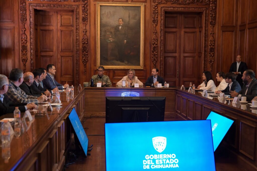 Maru Campos sostiene reunión de trabajo con el Clúster Minero de Chihuahua