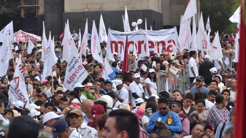 Morena es el partido más sancionado por afiliaciones indebidas ante el INE