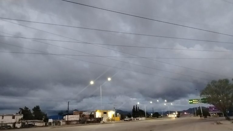 Prevén tolvaneras, vientos fuertes y lluvias con posible granizo este fin de semana