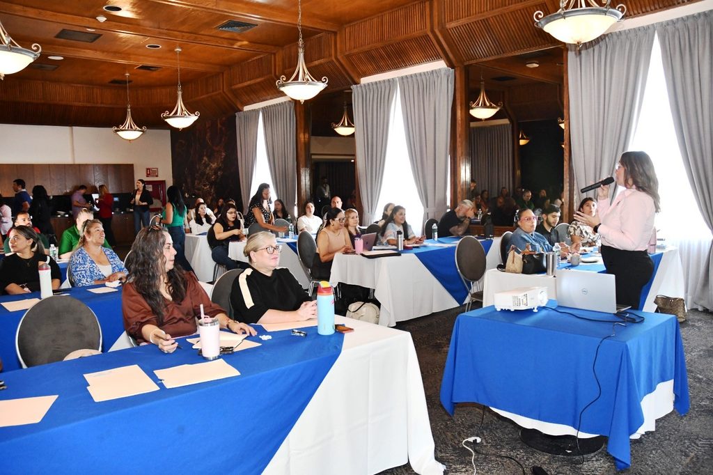 Consolidan red de padres de estudiantes con discapacidad y aptitudes sobresalientes