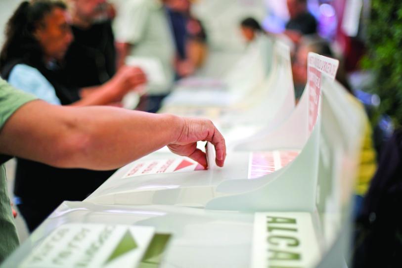 Detecta INE 142 mil fallecidos e irregularidades en padrones de partidos; encabeza Morena