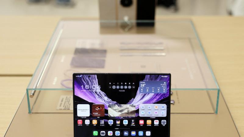 Huawei Mate XT 2 Así es el nuevo plegable de pantalla triple y precio de salida