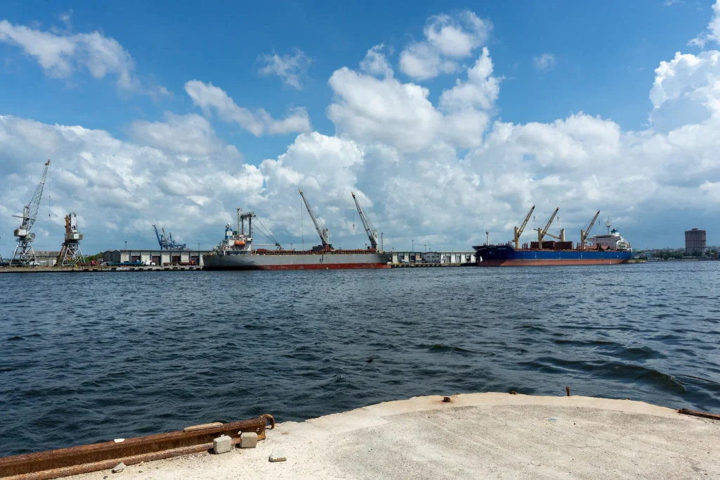 Trump’s economic vise leaves Cubans desperate for food and medicine