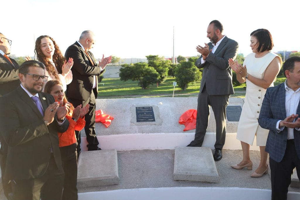 Acude alcalde Ortiz Orpinel a develación de placa en honor a Javier González Mocken