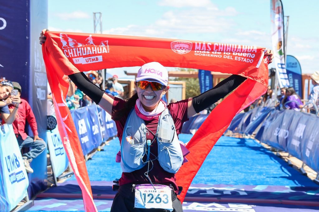 Conquistan Jonatan Uriel Mendieta e Iris Sedano la Akáa 58K de Chihuahua by UTMB