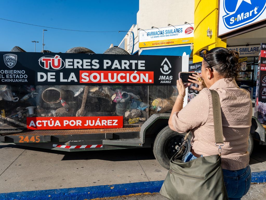 Exhibe JMAS basura hallada en red sanitaria para crear conciencia entre la ciudadanía