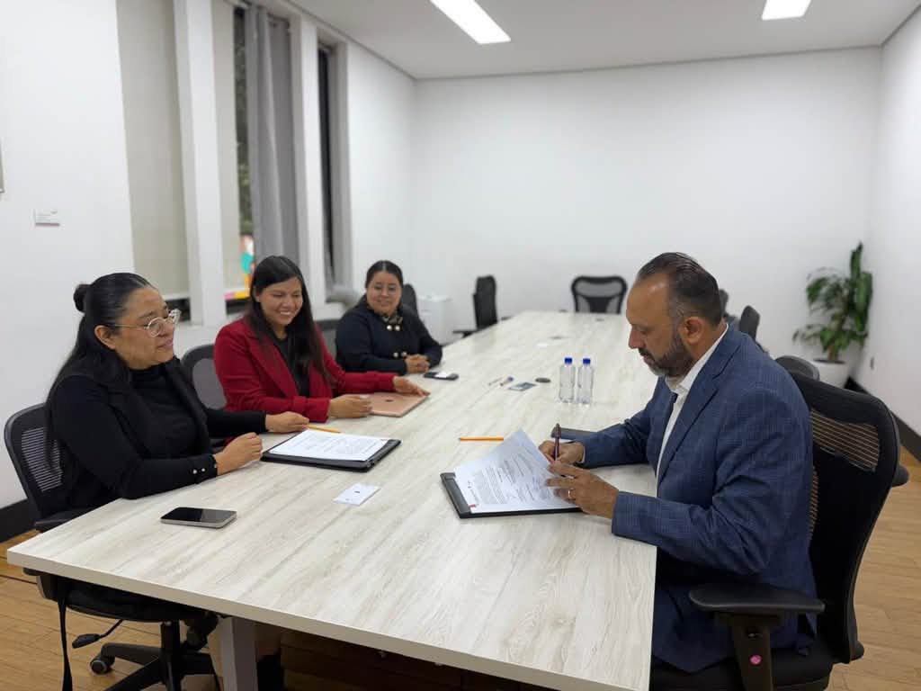 Firma el alcalde convenio con dependencia federal para la simplificación administrativa