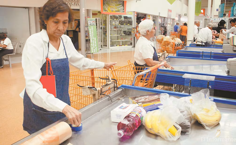Hay más adultos mayores en México; el sector crece entre el aislamiento, discapacidades y pensiones en riesgo