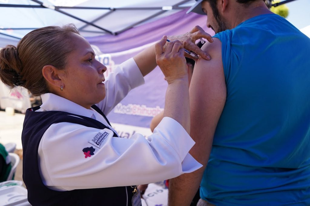 Inicia Secretaría de Salud campaña de vacunación contra influenza y Covid
