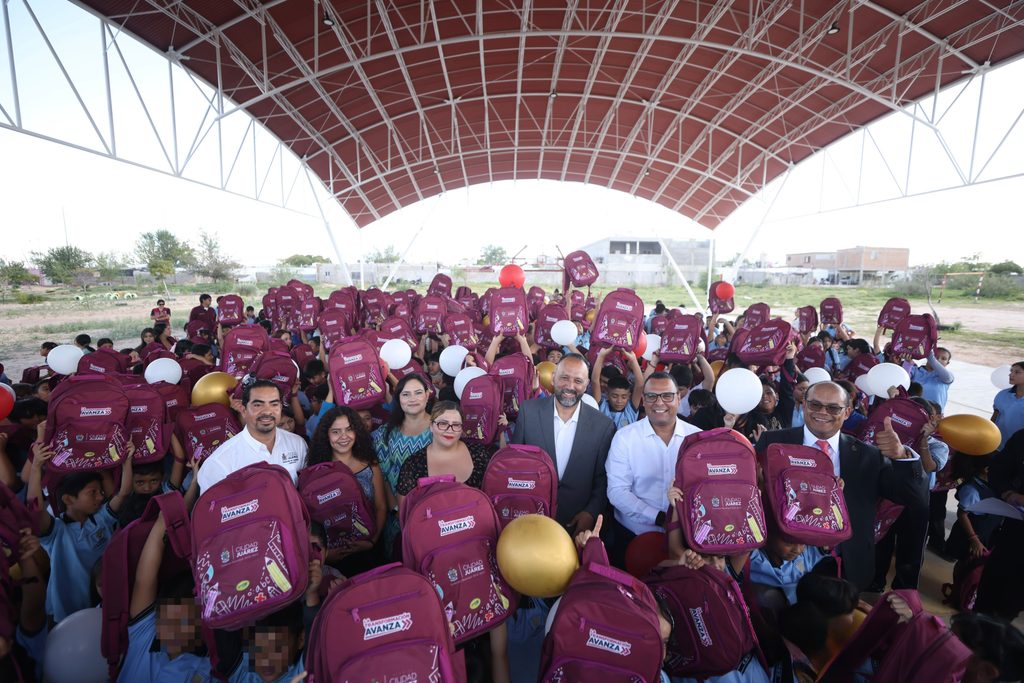 Invita Ortiz Orpinel a niñas y niños a seguir soñando y construir el futuro que desean