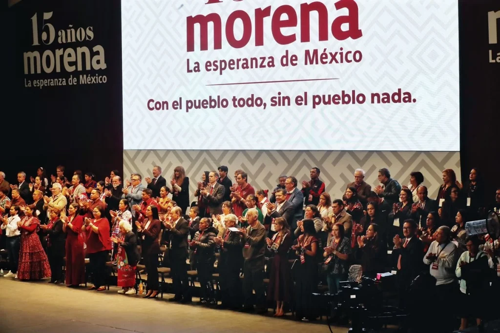 Morena celebra 15 años con llamado a la unidad y respaldo a la presidenta Sheinbaum